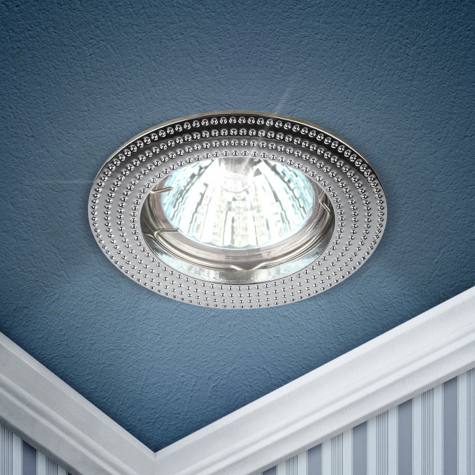 Светильник ЭРА KL55 CH литой MR16 12V/220V 50W хром B0017099 Светильник ЭРА KL55 CH литой MR16 12V/220V 50W хром B0017099