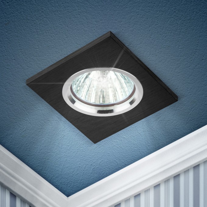 Светильник ЭРА KL57 SL/BK литой алюминевый MR16 12V/220V 50W серебро/черный B0017255 Светильник ЭРА KL57 SL/BK литой алюминевый MR16 12V/220V 50W серебро/черный B0017255